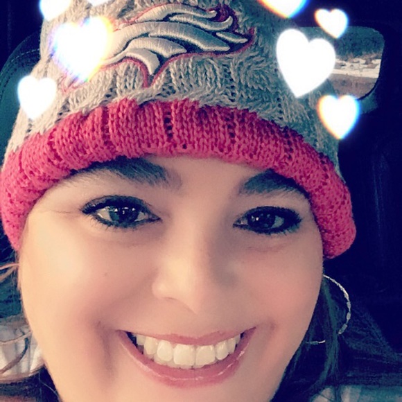 Meet your Posh Ambassador 🌸Michelle🌸 - Picture 3 of 5